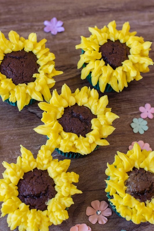Sunflower cupcakes