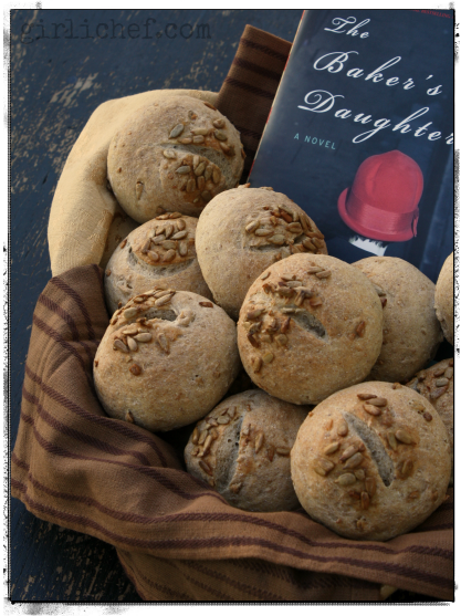 Sunflower seed rolls (Sonnenblumenkernbrot)