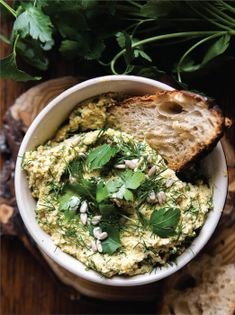 Sunflower seed spread with dill and parsley (Pasta ze słonecznika, koperku i natki pietruszki)