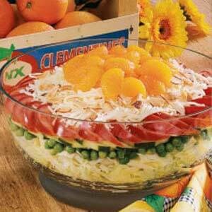 Sunny layered salad 