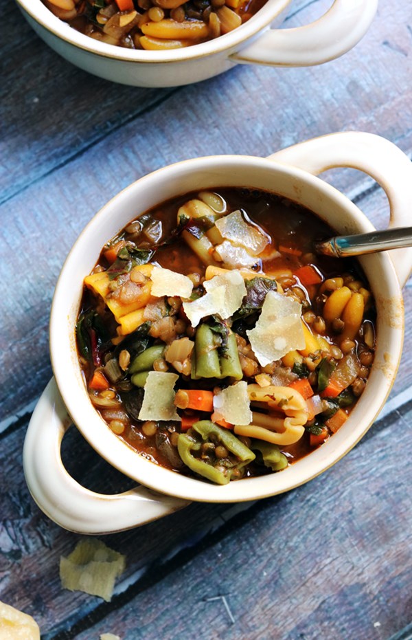 Super cozy vegetarian lentil minestrone