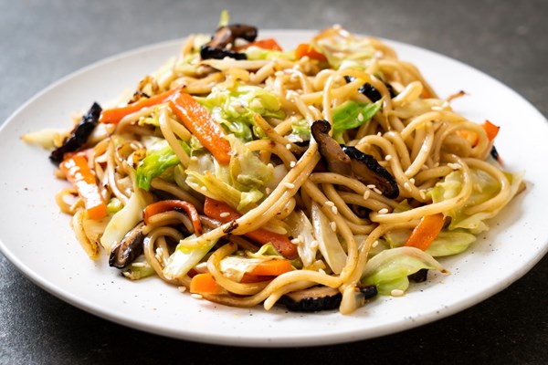 Super easy vegetable lo mein