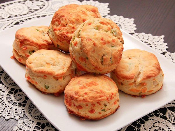 Super-flaky buttermilk biscuits