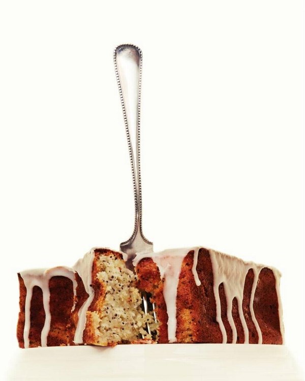 Super-light lemon poppy seed cake