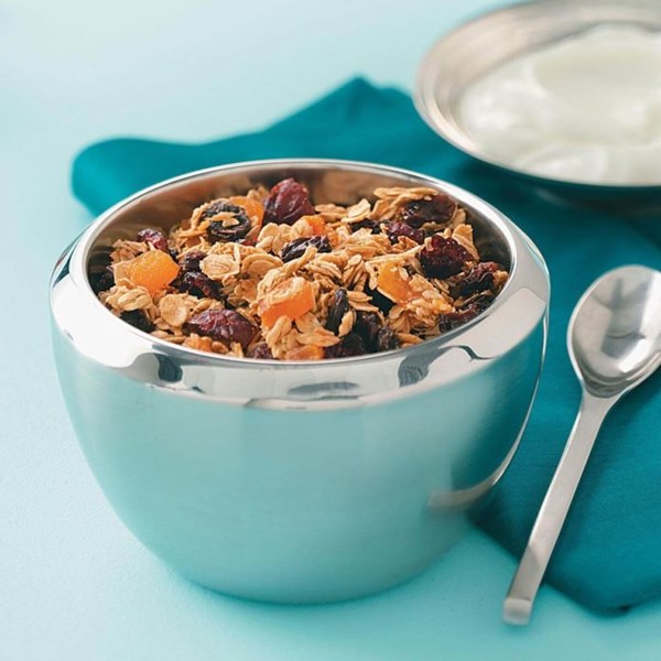 Super low-fat granola cereal