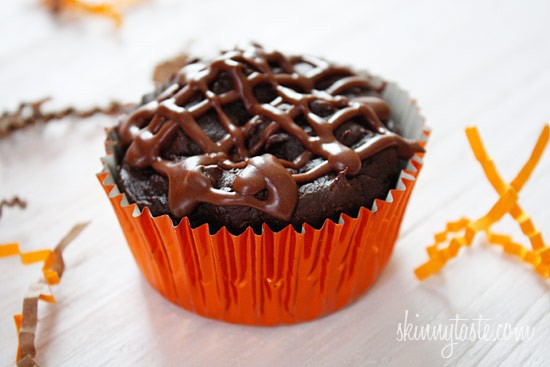 Super moist low fat chocolate cupcakes with chocolate glaze
