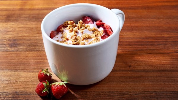 Super-quick 'baked' fruit and yogurt mug