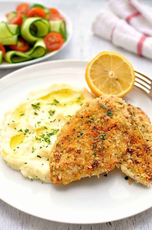 Super quick chicken dinner: crunchy chicken, potato and salad