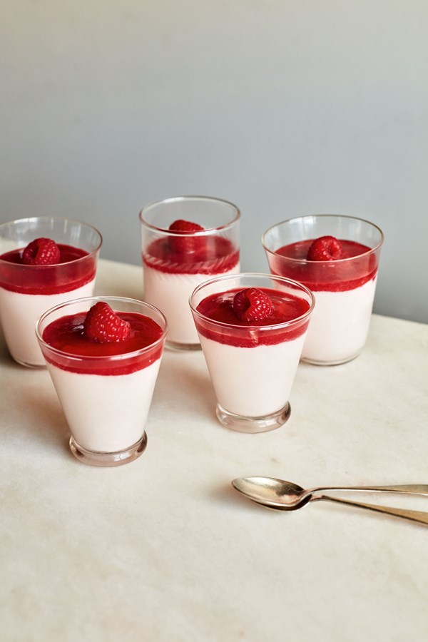 Super quick raspberry parfait