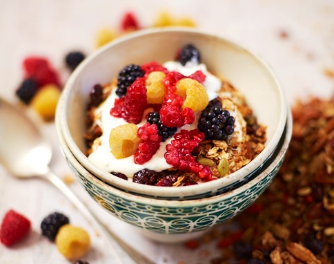 Super toasted granola with chewy fruit