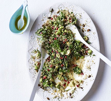 Superfood salad with citrus dressing 