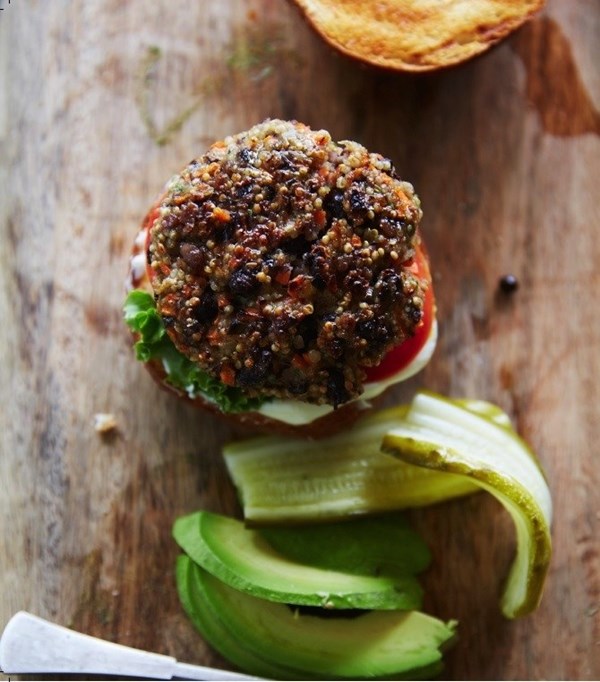 Supreme crispy quinoa vegetable burgers