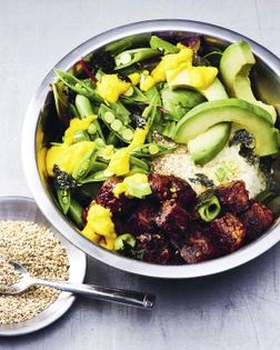 Sushi bowl with five-spice tempeh