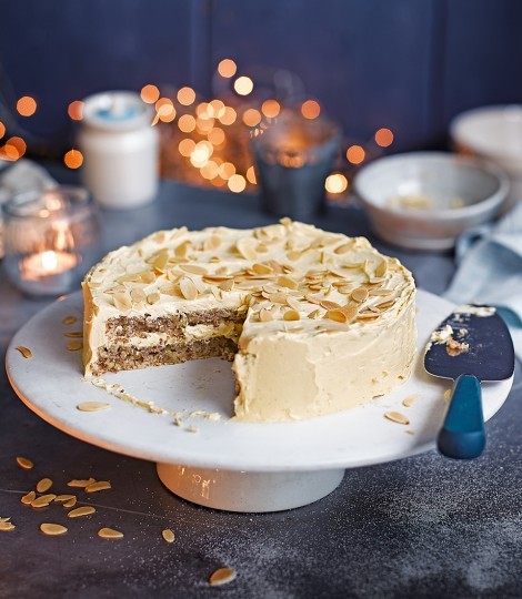 Swedish almond cake (Mandeltårta)