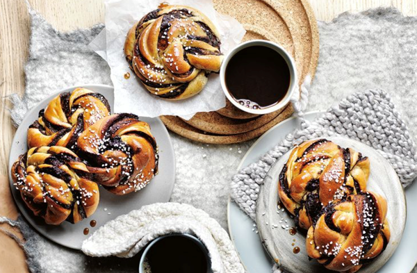 Swedish chocolate and cardamom buns (Choklad kardemummabullar)