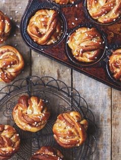 Swedish cinnamon buns (Swedish kanelbullar)