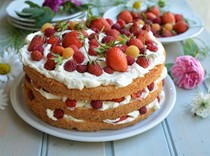 Swedish midsummer cake with berries and cream