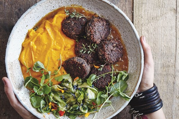  Swedish nonmeatballz, carrot mash, gravy and nan’s quick pickle