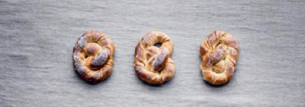 Swedish sugared sweet kringles (Sockerkringlor)