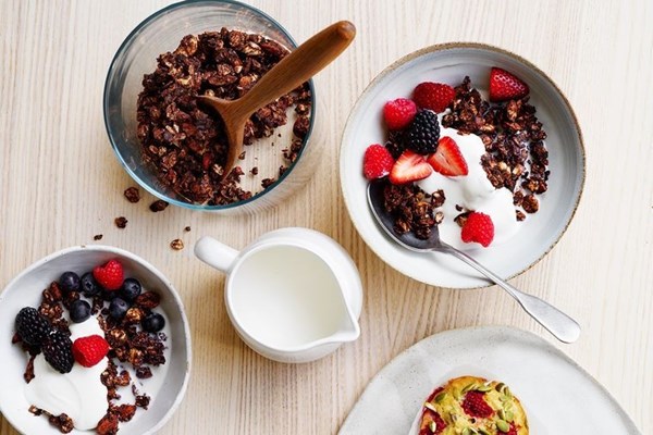Sweet & salty chocolate date granola [Sergio Perera]