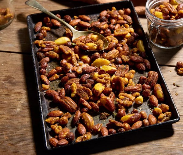 Sweet & smoky roast nuts