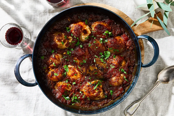 Sweet & sour stuffed onions with chicken (Basal mahshi)