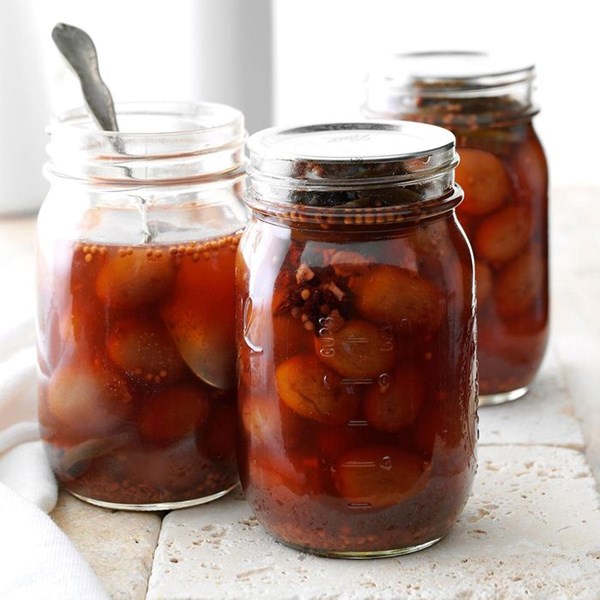 Sweet & spicy pickled red seedless grapes