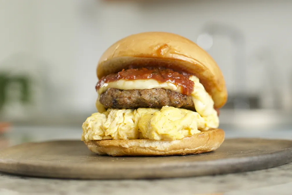 Sweet & spicy sausage, egg & cheese [spicy tomato salsa]
