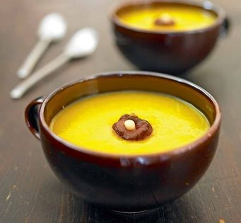 Sweet and creamy pumpkin porridge (Hobak jook)