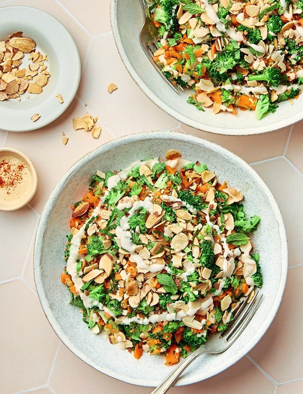 Sweet and crunchy carrot and broccoli salad
