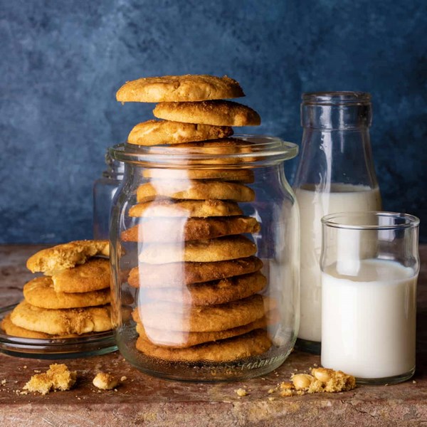 Sweet and salty peanut biscuits