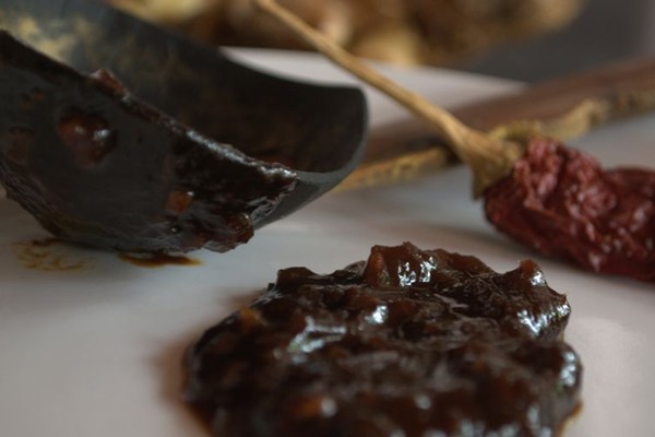 Sweet and sour date and tamarind sauce