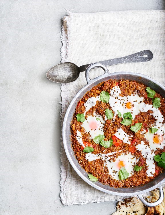 Sweet and sour lentil shakshuka 
