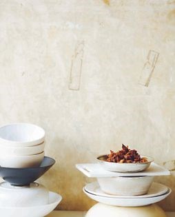 Sweet and sour onion relish (Seeni sambol)