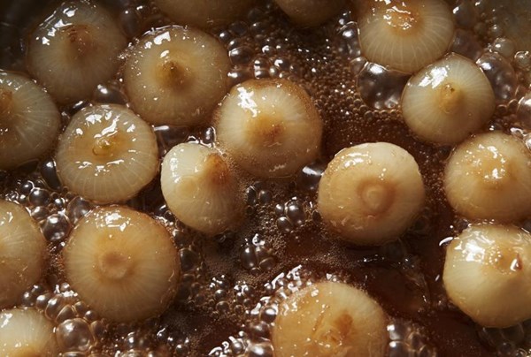 Sweet-and-sour onions (Cipolline in agrodolce)