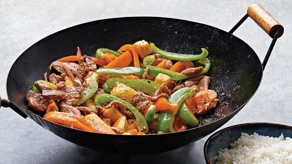 Sweet and sour pork with fresh pineapple