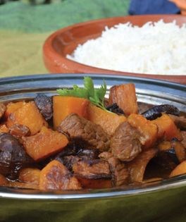 Sweet and sour pumpkin stew (Tabeekh ari' hilew)