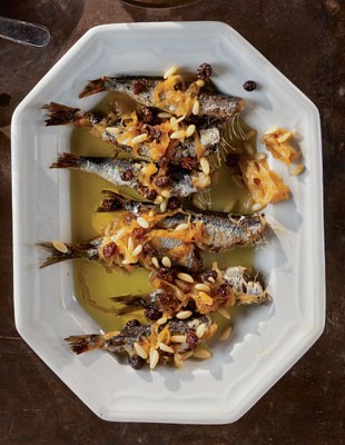Sweet and sour sardines (Sarde in saor)