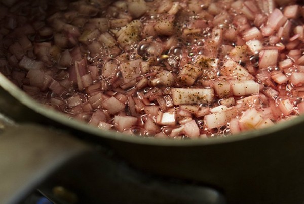 Sweet and sour shallots