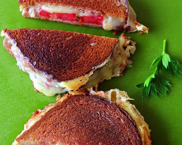 Sweet and spicy grilled cheese sandwiches