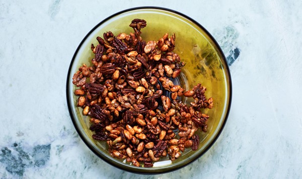 Sweet-and-spicy mixed nuts