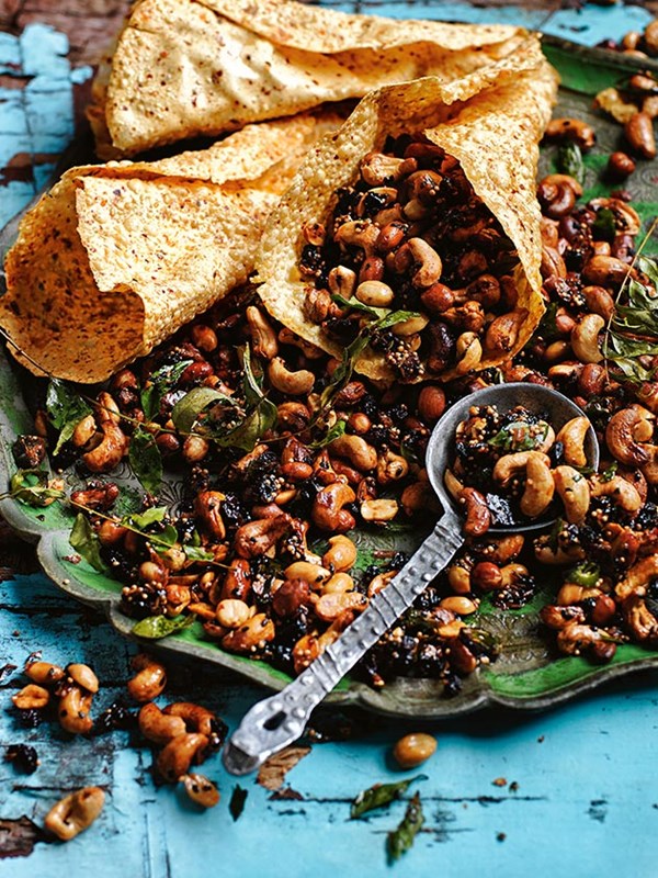Sweet and spicy nut mix