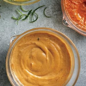 Sweet and spicy peanut sauce