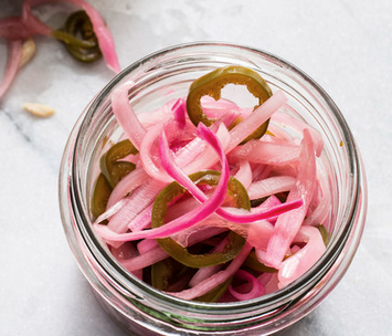 Sweet and spicy pickled onion