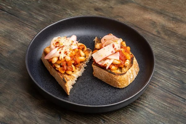 Sweet and spicy rhubarb white beans