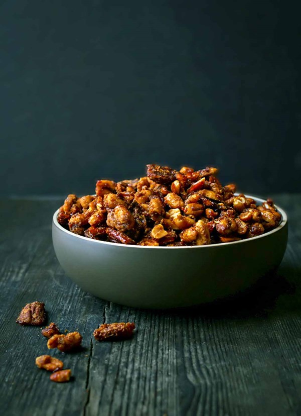 Sweet and spicy roasted nuts