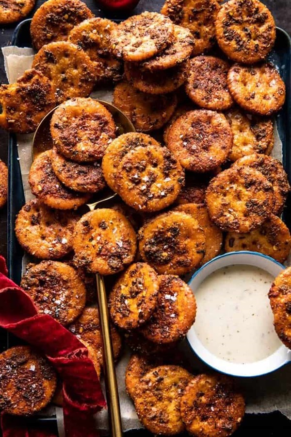Sweet and spicy seasoned crackers
