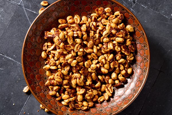 Sweet-and-spicy Sichuan peanuts