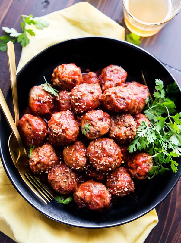 Sweet and spicy Sriracha paleo meatballs