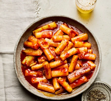 Sweet and spicy tteokbokki
